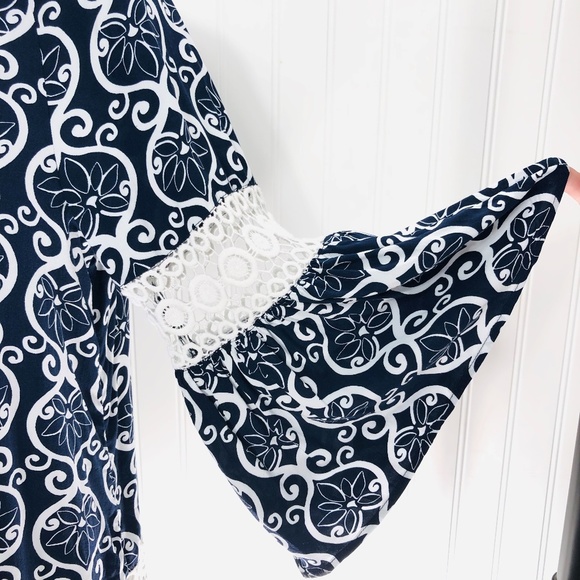 Navy Blue/White Summer Shirt Size SP Crown & Ivy - Picture 3 of 8